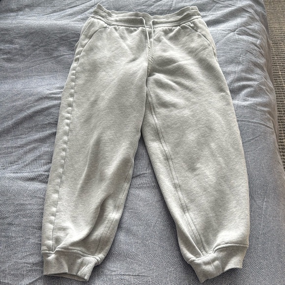 Lululemon scuba joggers - Picture 1 of 7